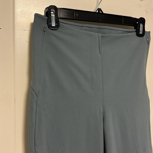 Lululemon high wasted straight leg Leggings - Picture 2 of 5